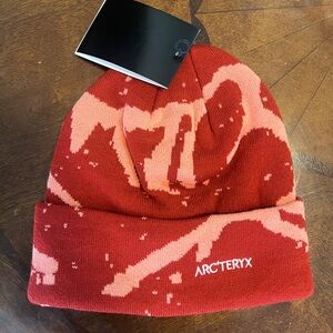 NEW Arc’teryx beanie lookalike, pink and red